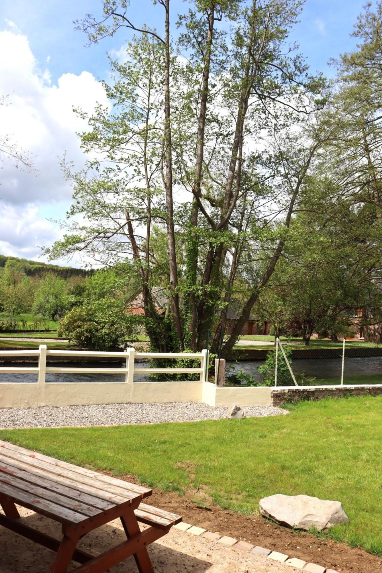 Au Clair Matin Sur L'Yeres Sept-Meules Exterior foto
